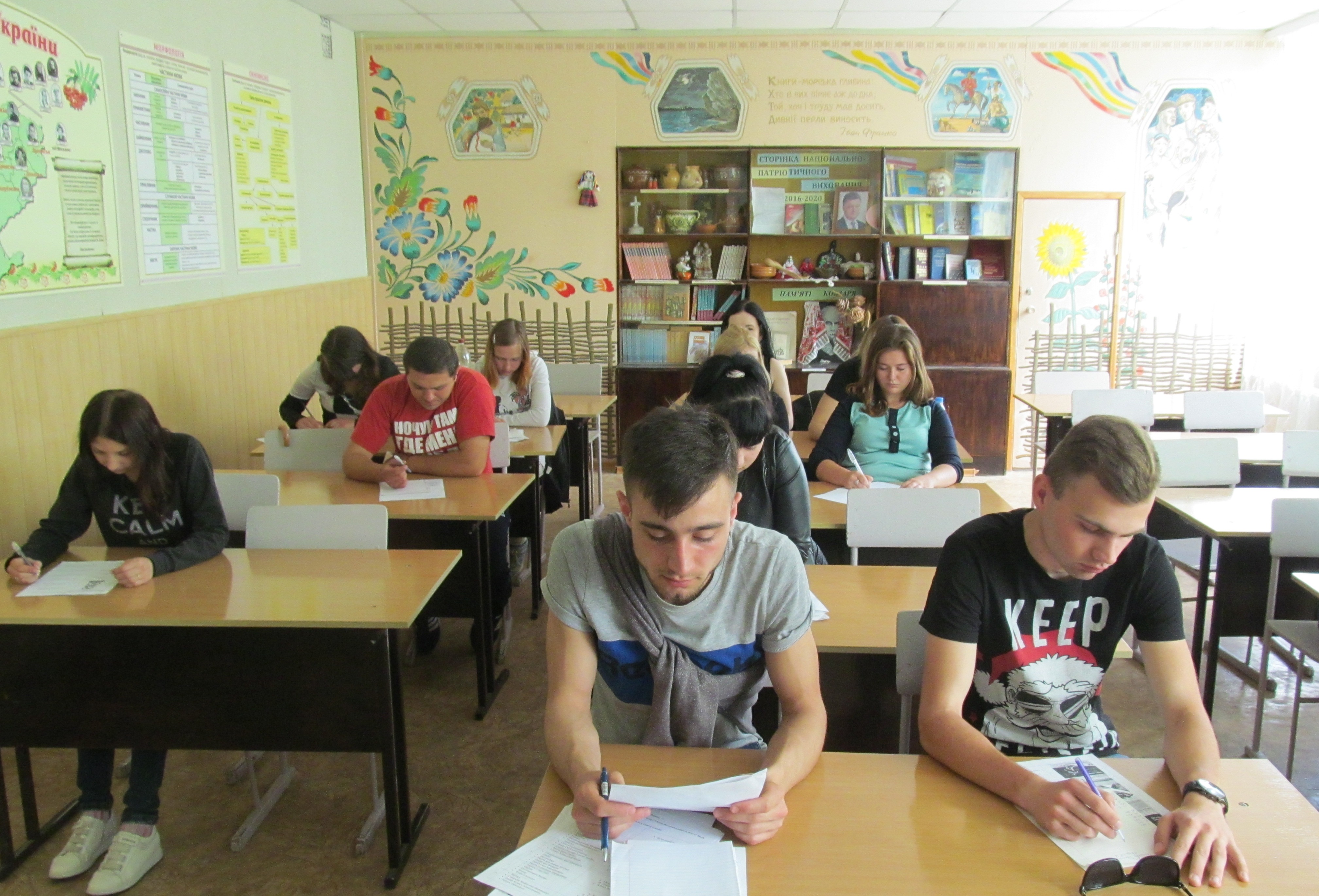 Учні групи 31 складають державну підсумкову атестацію з англійської мови